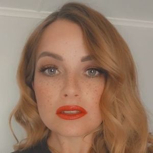 Meet your Posher, Dina